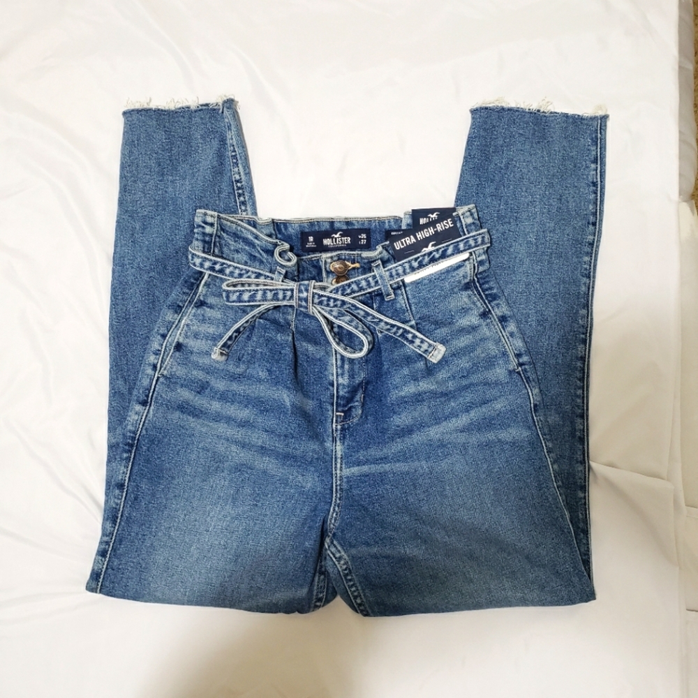 Hollister NWOT Vintage Curvy Mom Jeans size 1 R